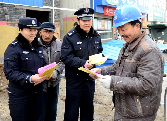 東風派出所依托一村一警開展農村禁毒工作