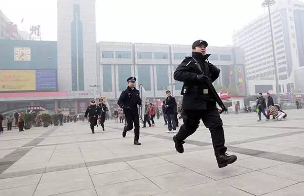 提醒！“上合”期間鄭州交警全員上崗查違法！有人已經(jīng)被處理了！