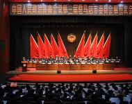 【駐馬店廣視網(wǎng)訊】（記者 冀晴）2月24日上午，中國人民政治協(xié)商會議第三屆駐馬店市委員會第五次會議在市會展中心隆重開幕。上午9時，在雄壯的中華人民共和國國歌聲中市政協(xié)三屆五次會議在市會展中心開幕。市政協(xié)三屆五次會議應(yīng)到委員442名，實到422名，符合法定人數(shù)。