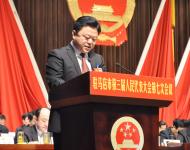 2月25日下午，出席市三屆人大七次會(huì)議的代表分團(tuán)審議了陳星市長(zhǎng)所作的政府工作報(bào)告。