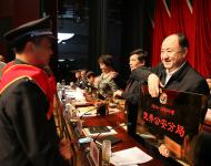 會上，市人大副主任張德軒首先傳達了市委書記余學(xué)友，市長陳星，市委常委、政法委書記趙文峰等領(lǐng)導(dǎo)同志對我市公安工作作出的重要批示。