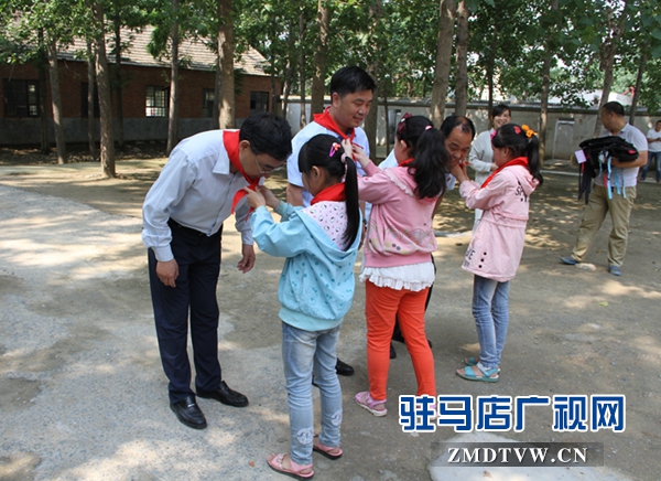 遂平縣少年審判法官“助苗”在行動