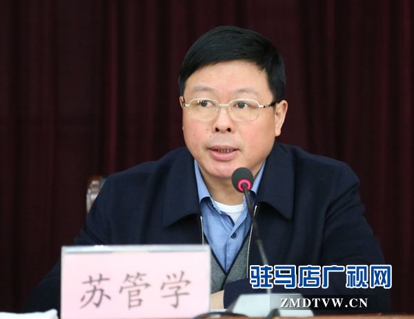 市院黨組成員、政治部主任蘇管學(xué)傳達(dá)會(huì)議精神并輔導(dǎo).JPG