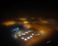 2017年1月3日，夜色下航拍霧霾籠罩的天津。視覺中國