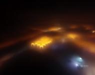 霧霾中的城市之夜。nico/東方IC
