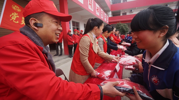 又是一年春風暖 “雷鋒”來到咱跟前