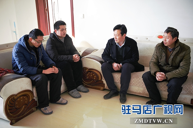 04邵店鎮(zhèn)黨委政府領導走訪慰問.jpg