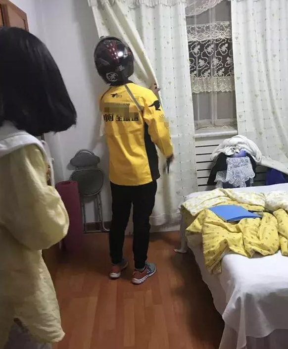 你好 我需要一個會打蟲子的外賣小哥！