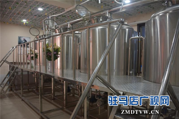 瀚諾威鮮啤駐馬店?yáng)|高店盛大開業(yè)，啤酒鮮香四溢嗨翻全城