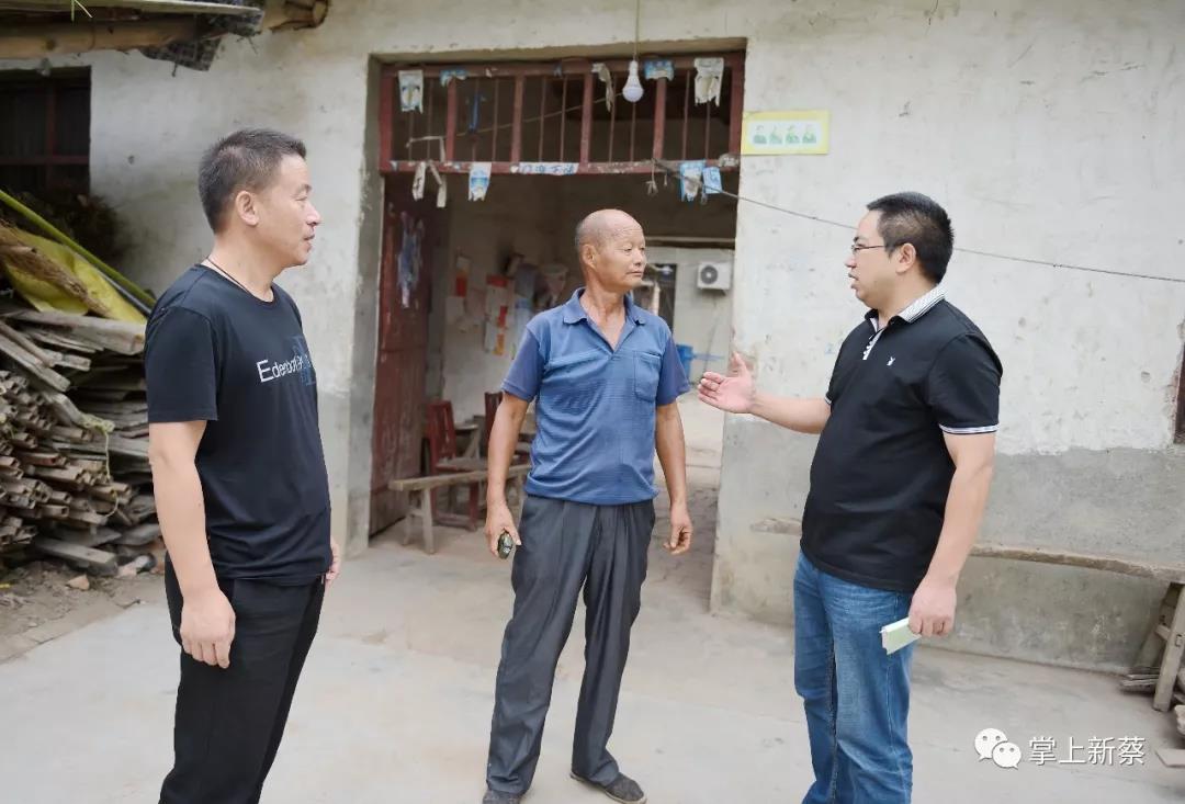 經(jīng)濟日報河南記者站站長夏先清一行到新蔡調研采訪