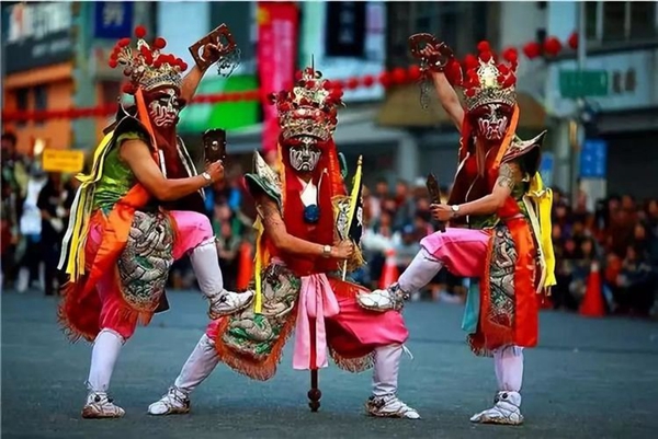 逛廟會(huì)！看馬戲！賞燈海！駐馬店老北京廟會(huì)吃喝玩樂(lè)全都有