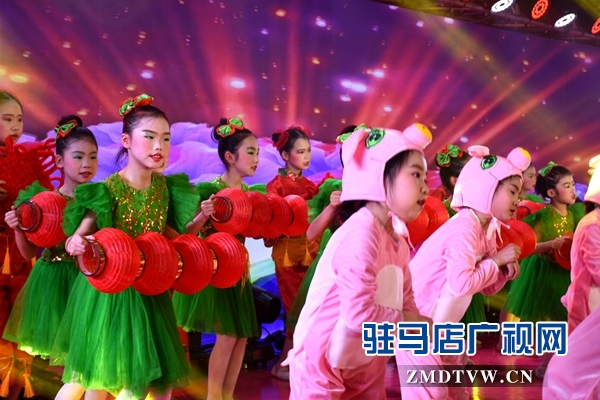 正陽(yáng)縣舉辦“粒粒花生香，濃濃故鄉(xiāng)情”主題元宵節(jié)晚會(huì)