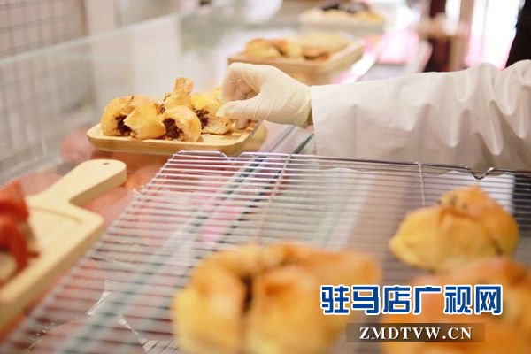 層層芳香更健康 面包姑娘愛暢享 網紅面包Miss Bread烘焙店盛裝開業(yè)