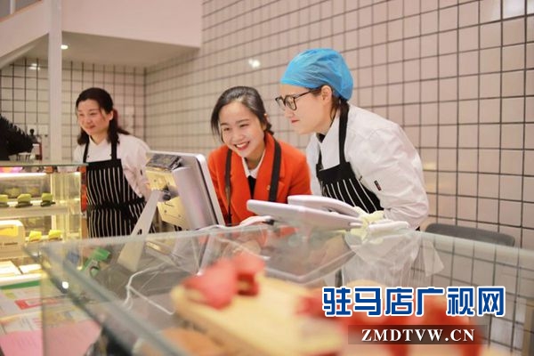層層芳香更健康 面包姑娘愛暢享 網紅面包Miss Bread烘焙店盛裝開業(yè)