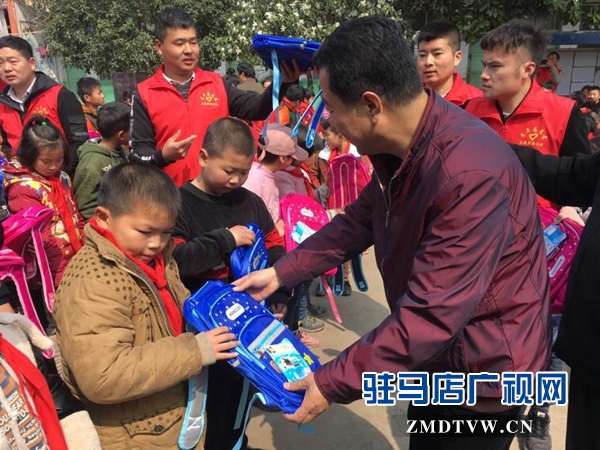新蔡縣開展“全國中小學(xué)安全教育進校園” 宣傳活動