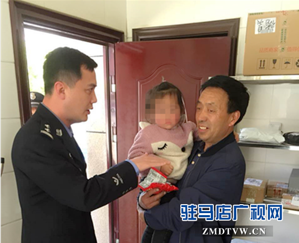 三歲女孩丟失，多虧東高民警幫忙