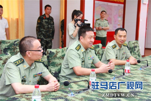 駐馬店市企業(yè)擁軍優(yōu)屬協(xié)會會長、青商會會長、鵬宇集團(tuán)創(chuàng)始人總裁朱新紅率隊開展八一建軍節(jié)慰問活動