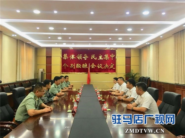駐馬店市企業(yè)擁軍優(yōu)屬協(xié)會會長、青商會會長、鵬宇集團(tuán)創(chuàng)始人總裁朱新紅率隊開展八一建軍節(jié)慰問活動