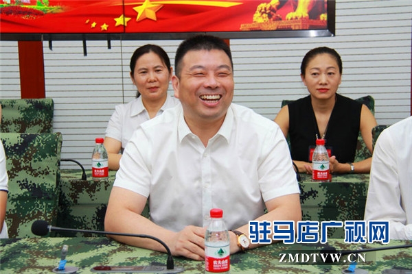 駐馬店市企業(yè)擁軍優(yōu)屬協(xié)會會長、青商會會長、鵬宇集團(tuán)創(chuàng)始人總裁朱新紅率隊開展八一建軍節(jié)慰問活動