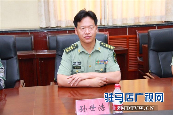 駐馬店市企業(yè)擁軍優(yōu)屬協(xié)會會長、青商會會長、鵬宇集團(tuán)創(chuàng)始人總裁朱新紅率隊開展八一建軍節(jié)慰問活動