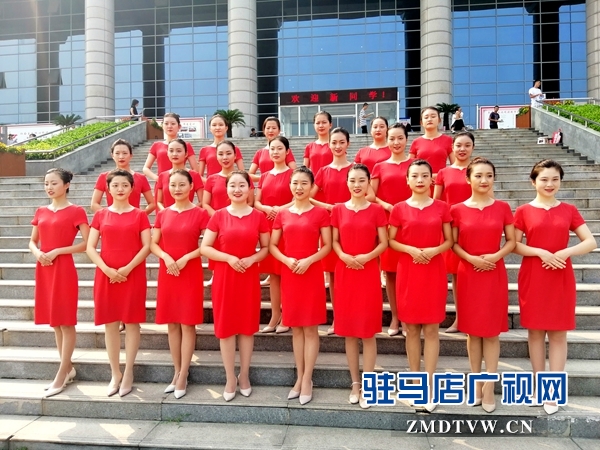 第二十二屆中國(guó)農(nóng)產(chǎn)品加工投洽會(huì)政務(wù)講解員換裝亮相