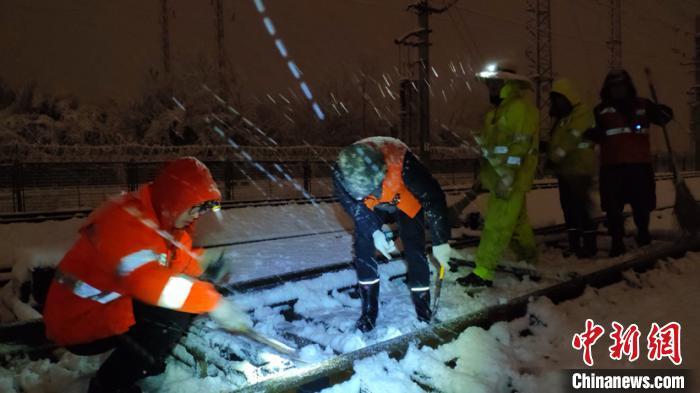 春運(yùn)開(kāi)局遇雨雪大霧天氣 這些地區(qū)需注意交通安全