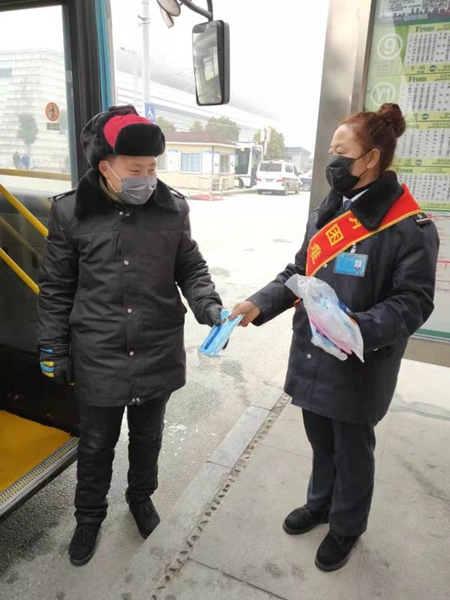 疫情防控：駐馬店公交車日消毒兩次，駕駛員佩戴口罩