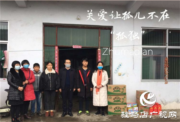 防疫心系特困戶 關(guān)心慰問(wèn)顯溫情