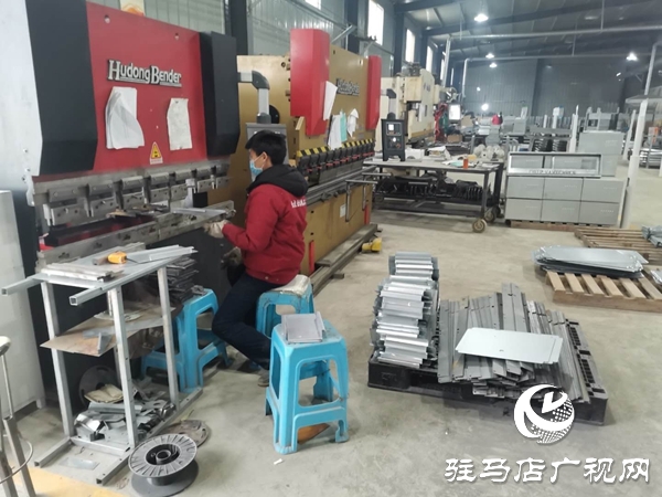汝南縣板店鄉(xiāng)：扶貧車間忙復工促生產(chǎn)