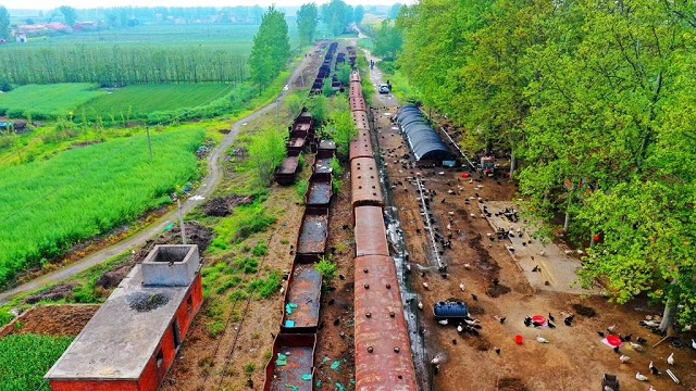 隨著汽車等新型運(yùn)輸方式的出現(xiàn)，窄軌小火車逐漸轉(zhuǎn)為貨運(yùn)直至完全停止運(yùn)行。