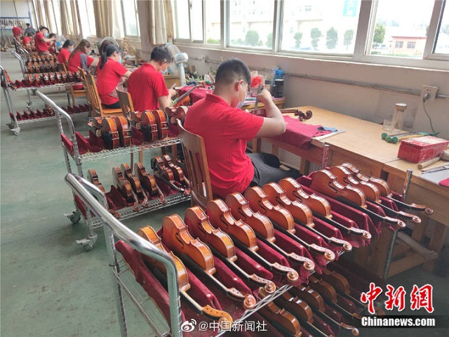 老鄉(xiāng)幫老鄉(xiāng)，師傅帶徒弟，確山農(nóng)民華麗轉(zhuǎn)變?yōu)?ldquo;制琴師”