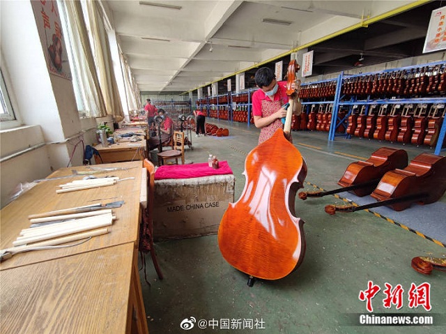 老鄉(xiāng)幫老鄉(xiāng)，師傅帶徒弟，確山農(nóng)民華麗轉(zhuǎn)變?yōu)?ldquo;制琴師”