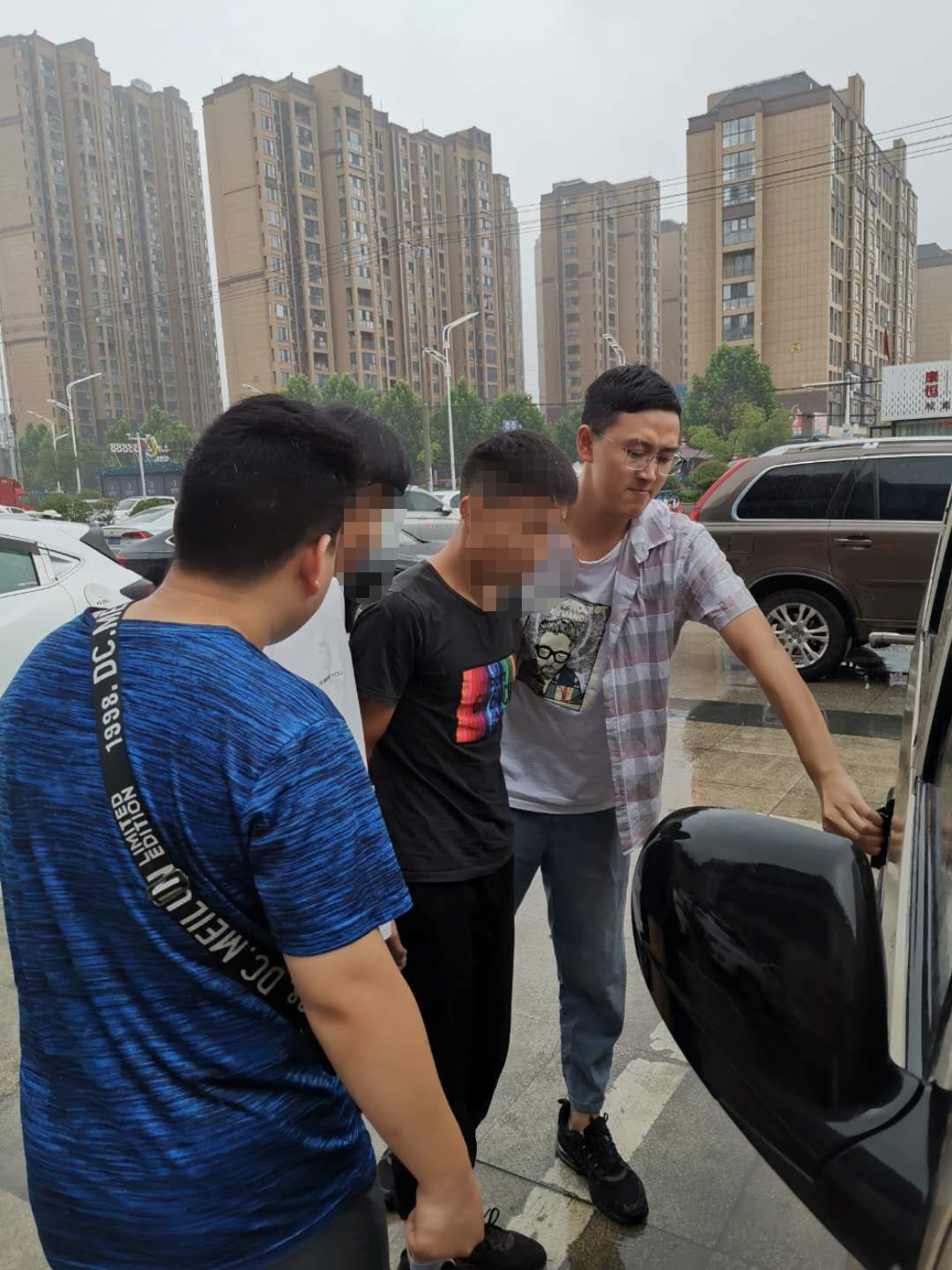 調(diào)取7萬(wàn)張監(jiān)控照片，對(duì)比5000輛面包車，駐馬店這個(gè)派出所把盜賊緝拿歸案！