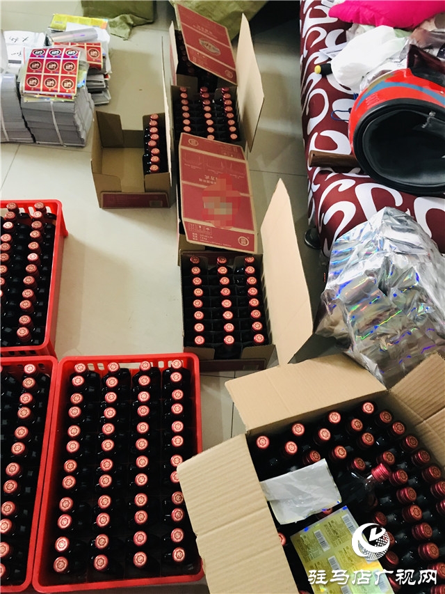 駐馬店警方打掉一處制售假酒窩點