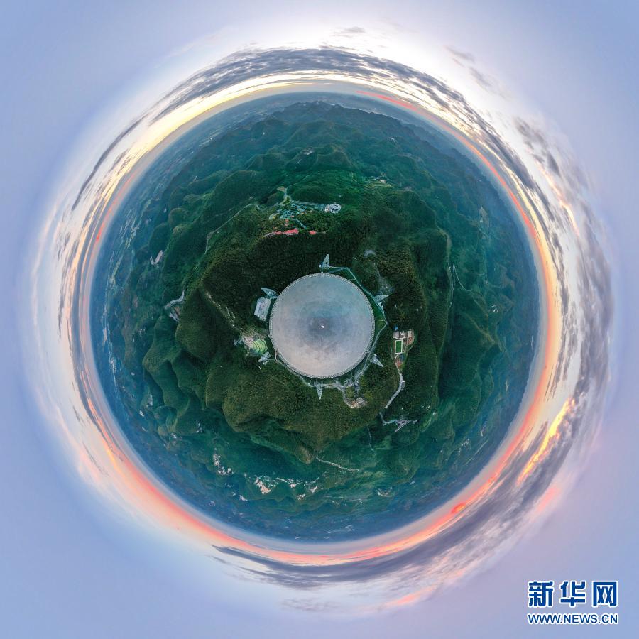從中央財經(jīng)委會議看以習(xí)近平同志為核心的黨中央引領(lǐng)“十三五”經(jīng)濟(jì)社會發(fā)展