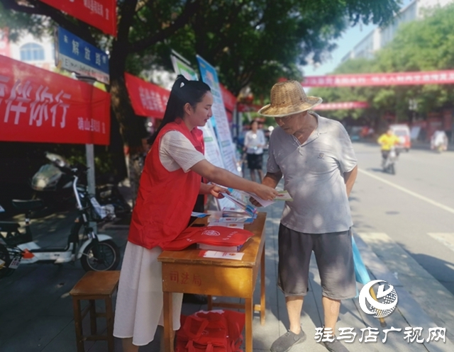 確山縣司法局開(kāi)展食品安全周法治宣傳活動(dòng)