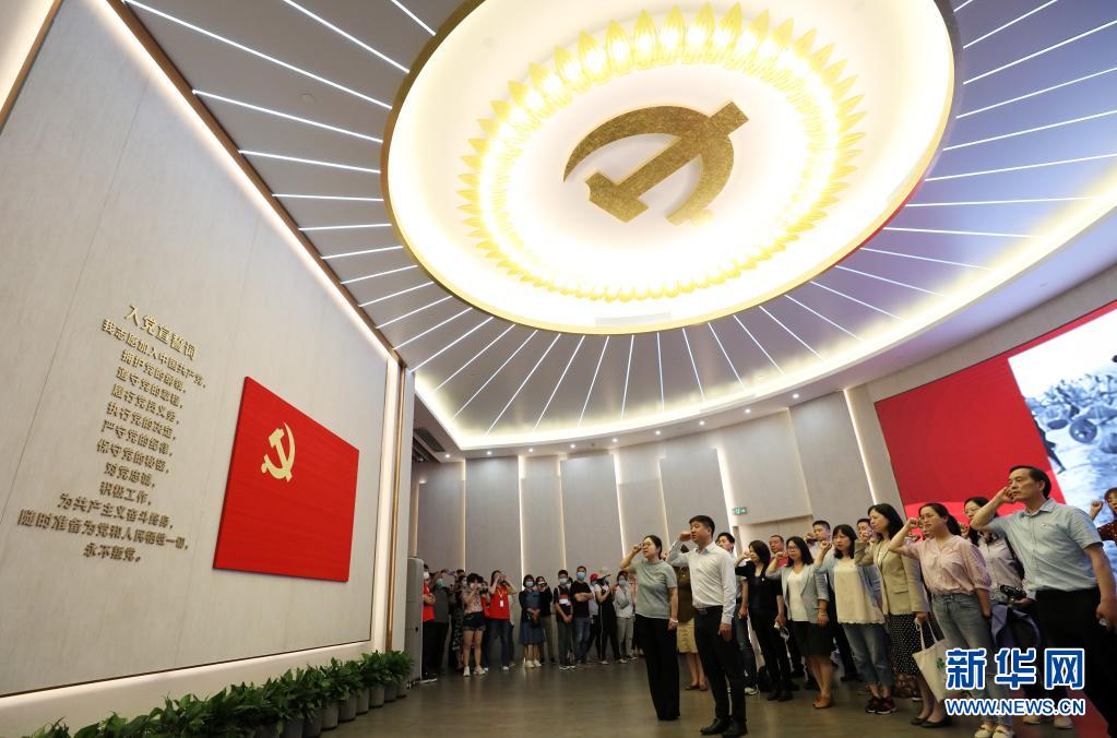 精神之源 精神標(biāo)識(shí)——中國共產(chǎn)黨的偉大建黨精神啟示錄
