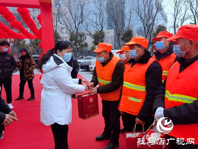 情暖元宵節(jié) 愛心企業(yè)關愛慰問環(huán)衛(wèi)工人