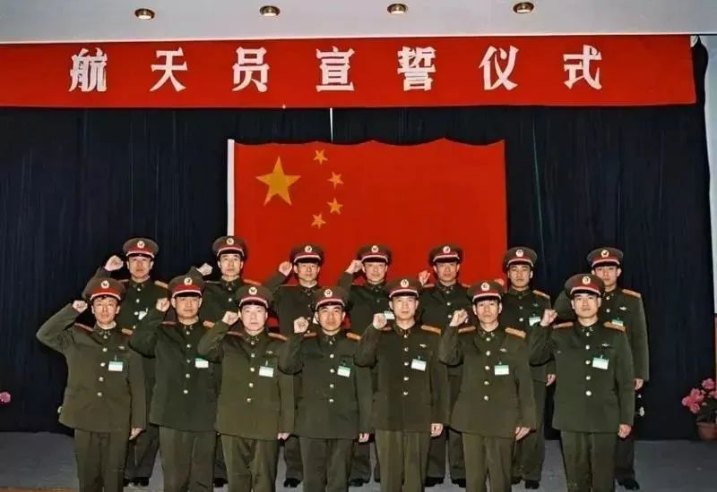 航天新征程 | 17 年前太空翻筋斗，他將再度“飛天”！