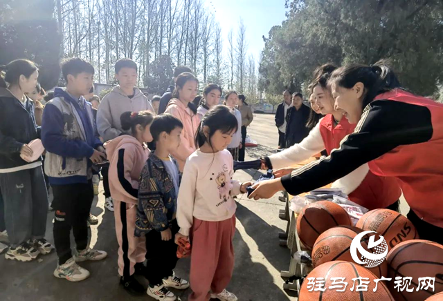 泌陽縣人民法院開展助學(xué)支教志愿活動(dòng)