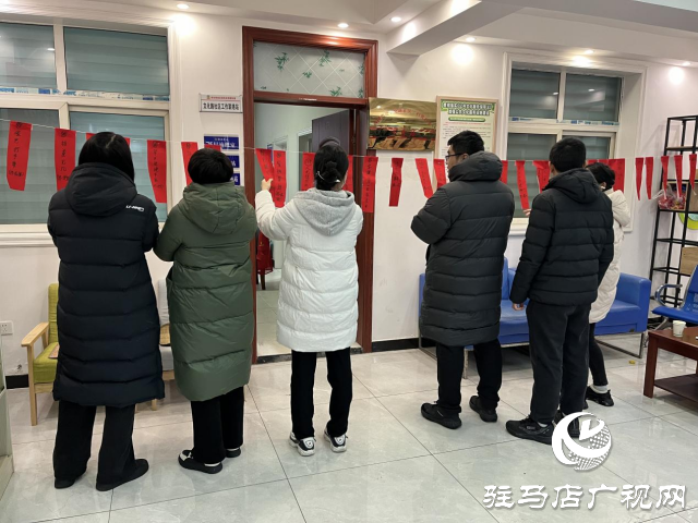 駐馬店市西園街道文化路社區(qū)開展“鬧元宵，猜燈謎”有獎活動