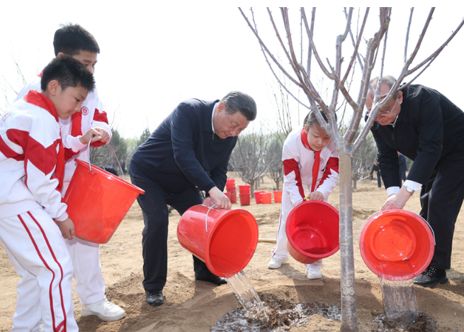 習(xí)近平在參加首都義務(wù)植樹活動(dòng)時(shí)強(qiáng)調(diào) 全民植樹增綠 共建美麗中國