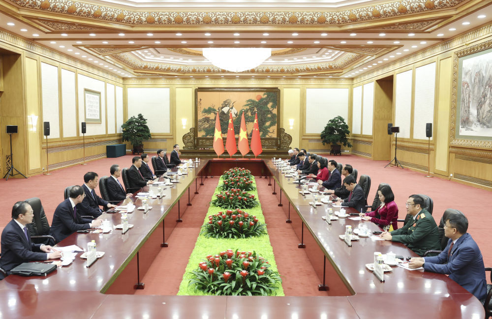 習(xí)近平會(huì)見越南國會(huì)主席王庭惠