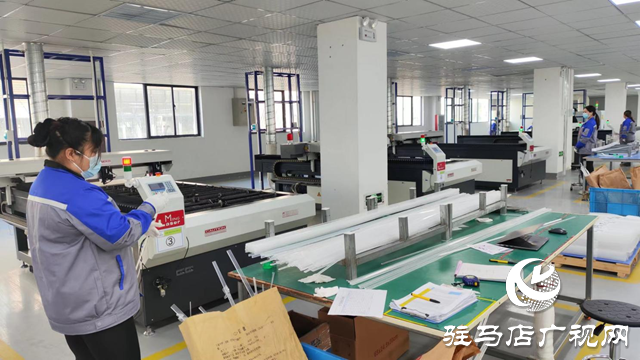 全國兩會精神進基層||河南蘭迪光電科技：堅持創(chuàng)新驅(qū)動 為光電行業(yè)發(fā)展貢獻智慧力量
