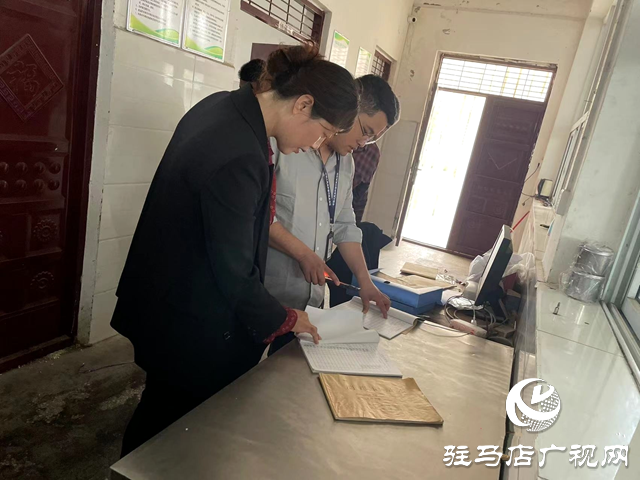 新蔡縣陳店鎮(zhèn)開(kāi)展校園食品安全專(zhuān)項(xiàng)排查整治行動(dòng)