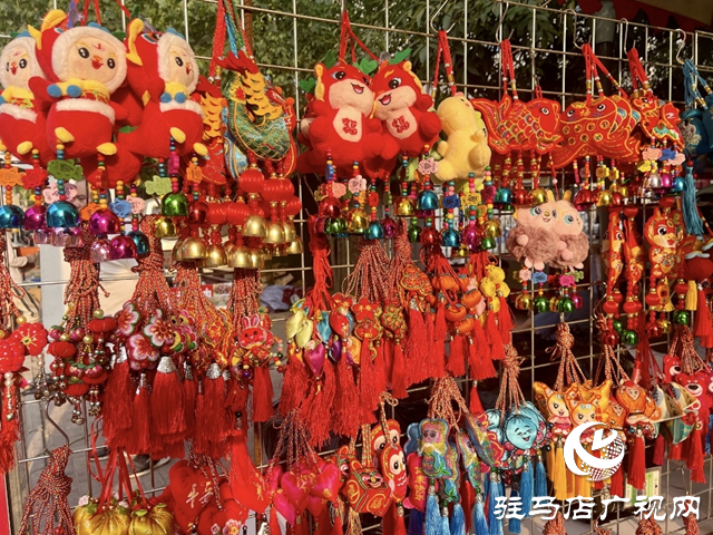 平輿縣：香包滿(mǎn)街頭 飄出“端午香”