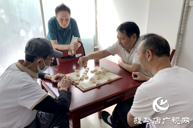 駐馬店市中心醫(yī)院舉辦迎“七一” 離退休職工象棋、跳棋比賽