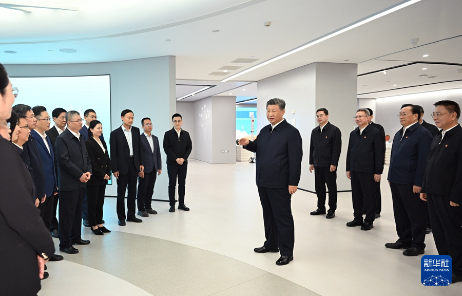 習(xí)近平在湖北考察時強調(diào) 鼓足干勁奮發(fā)進(jìn)取 久久為功善作善成 奮力譜寫中國式現(xiàn)代化湖北篇章