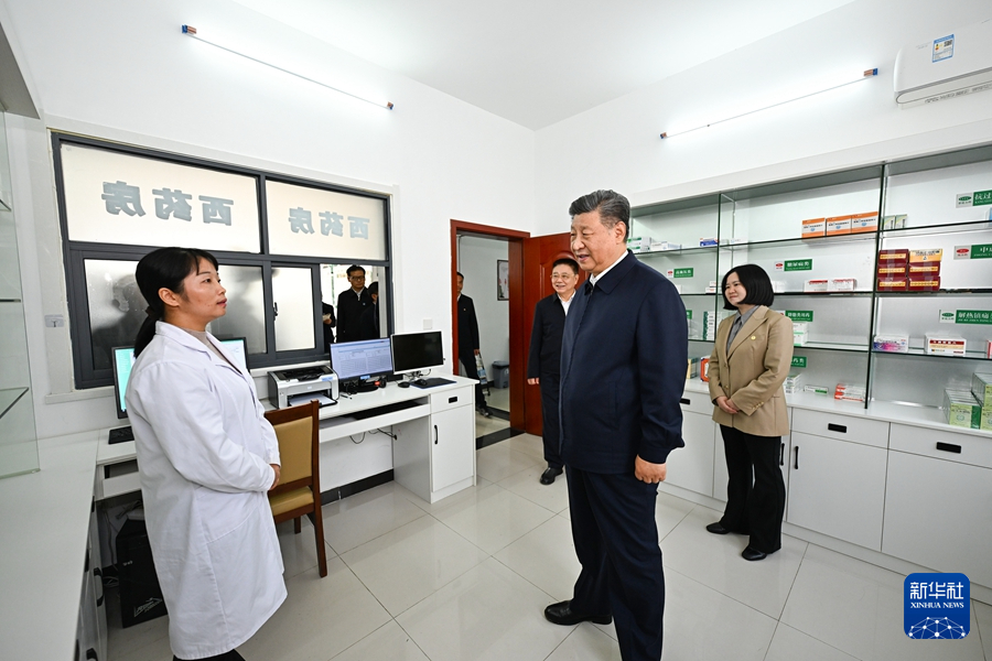 習(xí)近平在湖北考察時強調(diào) 鼓足干勁奮發(fā)進(jìn)取 久久為功善作善成 奮力譜寫中國式現(xiàn)代化湖北篇章