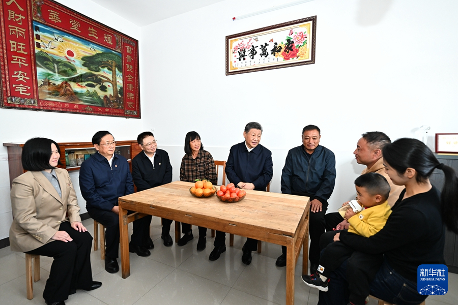 習(xí)近平在湖北考察時強調(diào) 鼓足干勁奮發(fā)進(jìn)取 久久為功善作善成 奮力譜寫中國式現(xiàn)代化湖北篇章